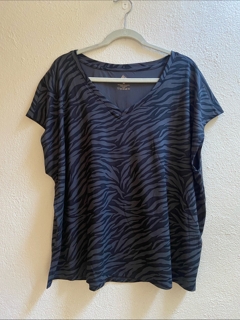 RBX Black and Gray Zebra V-Neck Short Sleeve Top